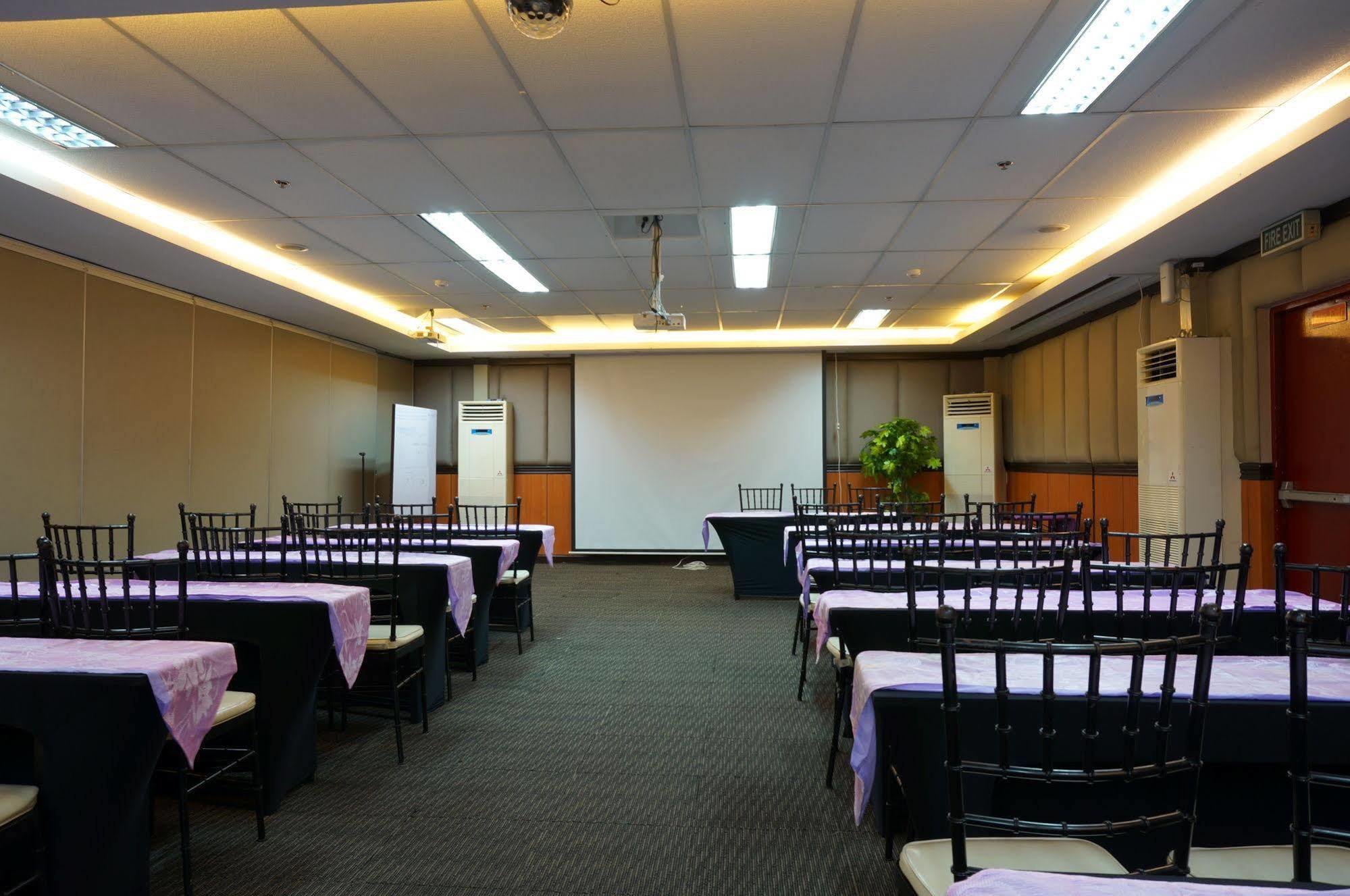 Eurotel Makati Makati City Zewnętrze zdjęcie